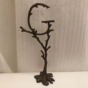 Metal jewelry stand
